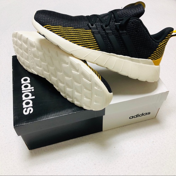 Adidas Questar Flow Running Shoes (Size 10). - Picture 3 of 3